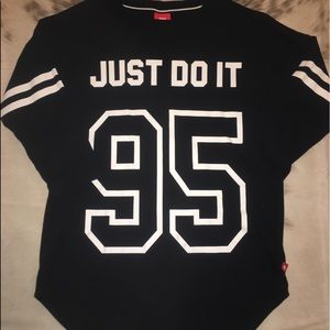 Nike women’s pullover size medium